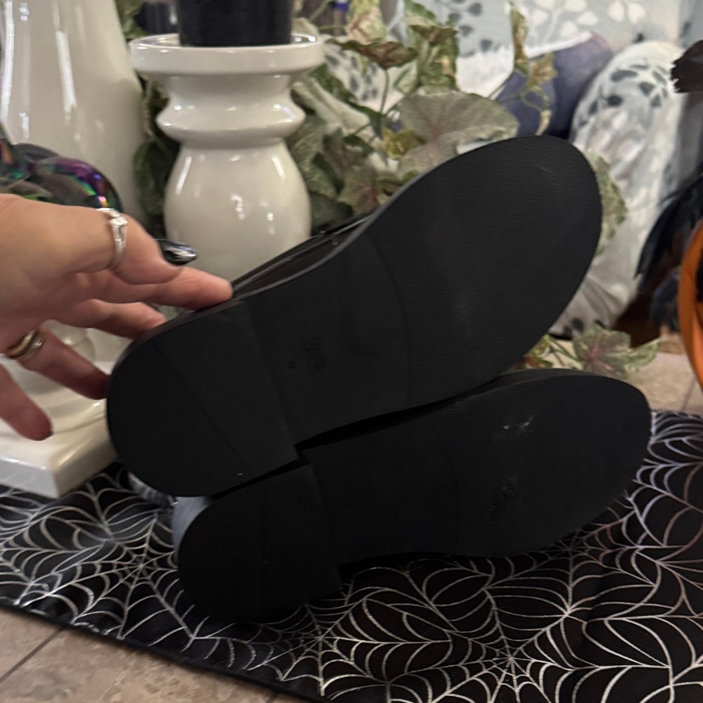 Zara Women’s Black Loafers - Picture 2 of 7
